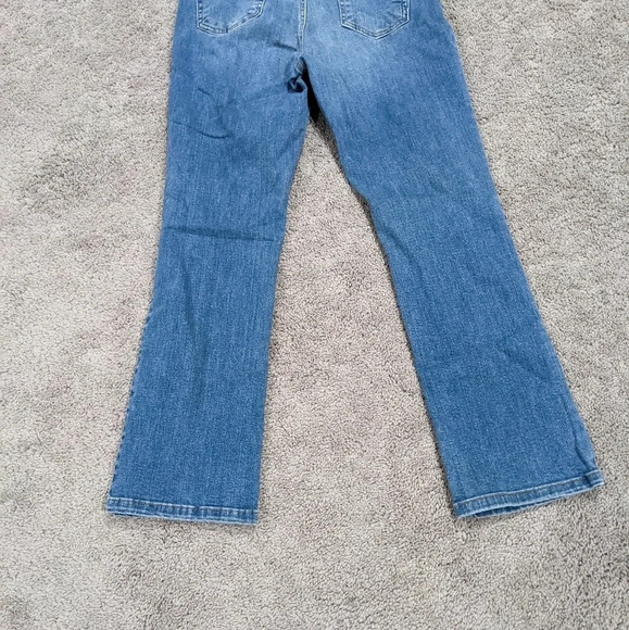 Garnet Hill 30P light wash jeans - Picture 9 of 13
